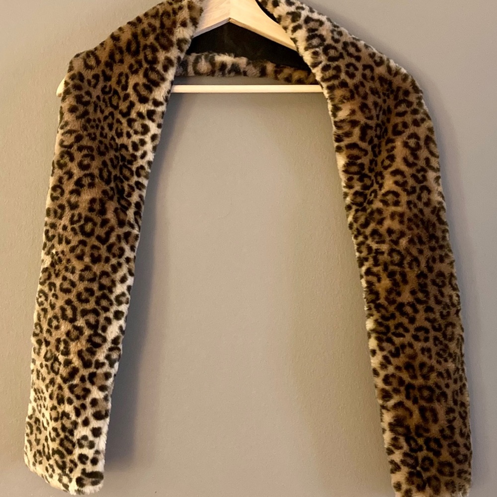 Faux Fur Leopard Stole